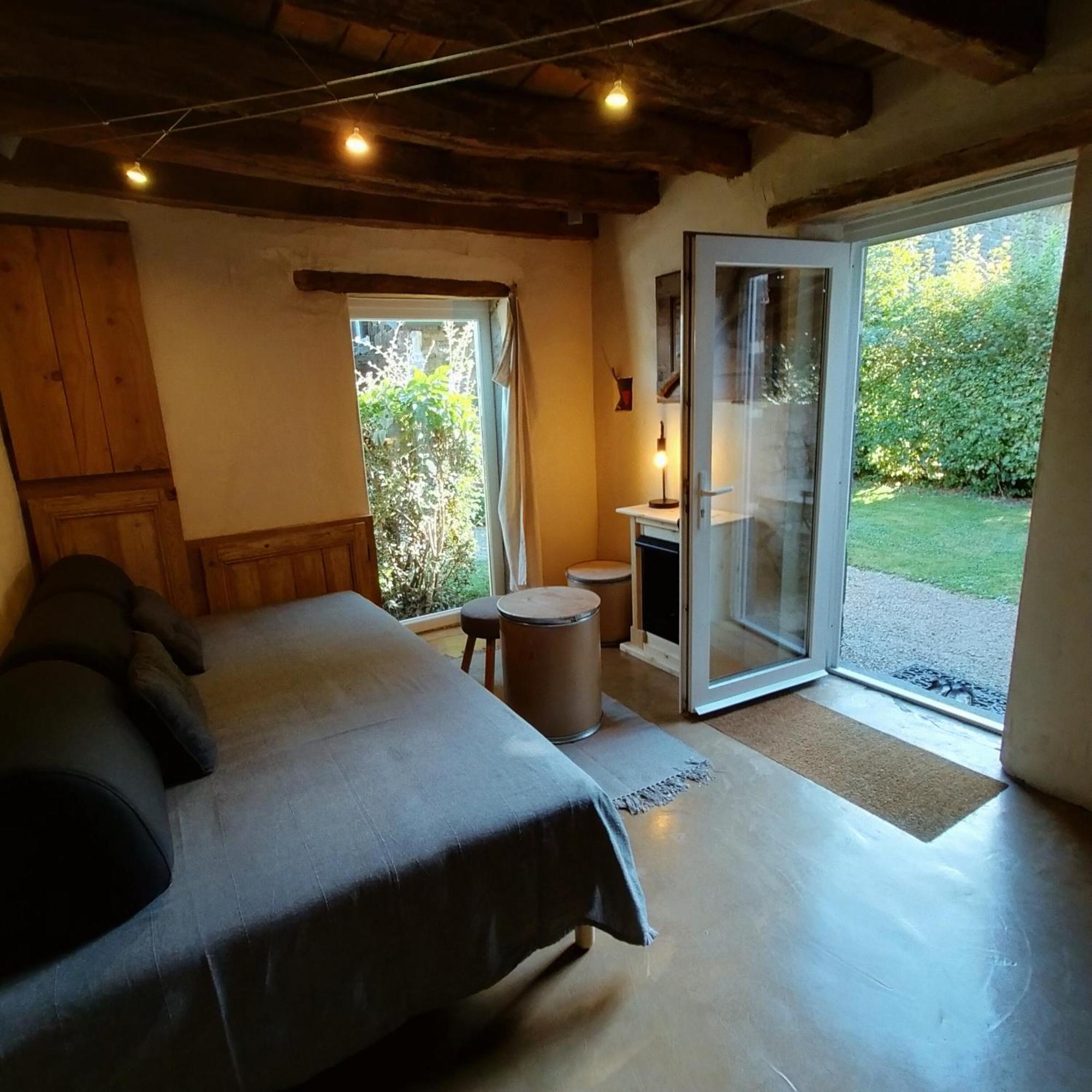 Suites De Campagne Les Eydieux, Petits Dejeuners Inclus Saint-Angel  Exterior foto